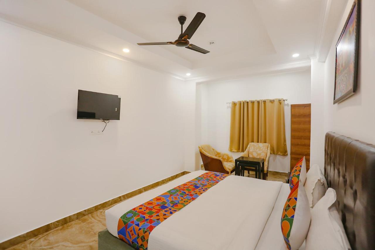 德里 Fabexpress Taj Residency Near Yashobhoomi Convention Centre酒店 外观 照片