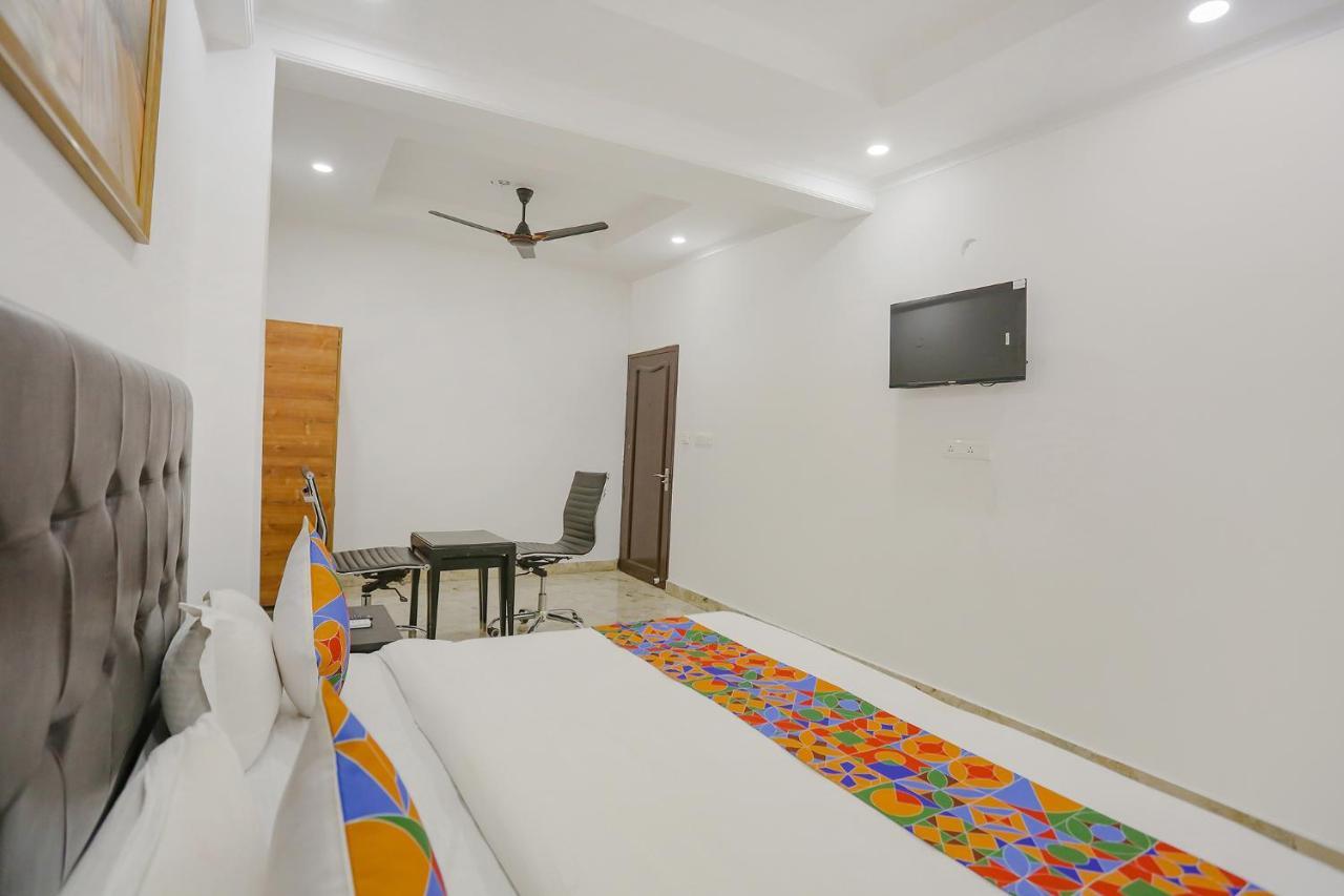 德里 Fabexpress Taj Residency Near Yashobhoomi Convention Centre酒店 外观 照片